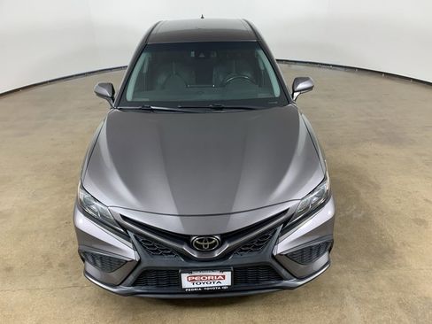 Used 2021 Toyota Camry SE image 4