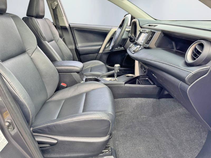 Used 2015 Toyota RAV4 Limited w/ Technology Package AWD/4WD image 24