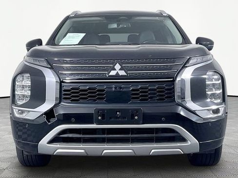 Used 2023 Mitsubishi Outlander SEL FWD image 2