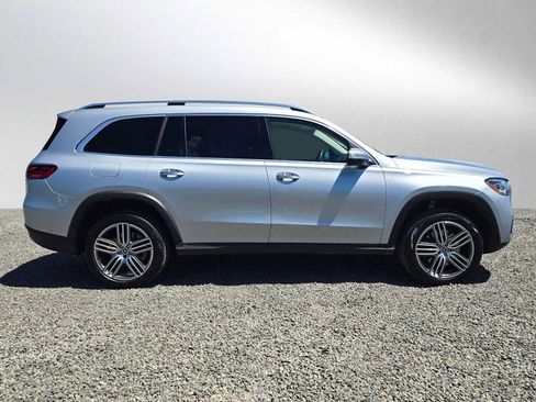 Used 2026 Mercedes-Benz GLS 450 4MATIC image 3