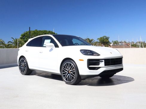 New 2026 Porsche Cayenne Coupe image 7