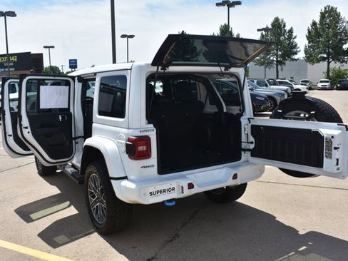 Used 2024 Jeep Wrangler High Altitude AWD/4WD image 17