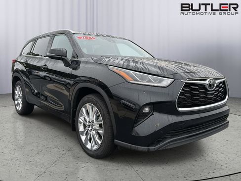 Used 2023 Toyota Highlander Limited AWD/4WD image 8