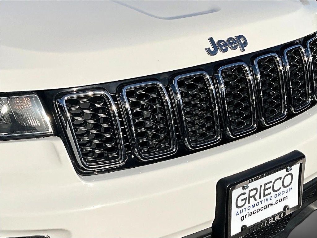Used 2021 Jeep Grand Cherokee Laredo AWD/4WD image 34
