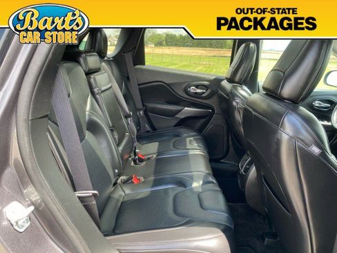 Used 2019 Jeep Cherokee Limited AWD/4WD image 11