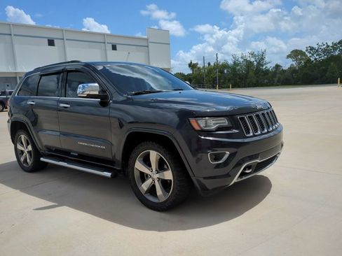 Used 2014 Jeep Grand Cherokee Overland w/ Mopar Chrome Edition Group RWD image 3