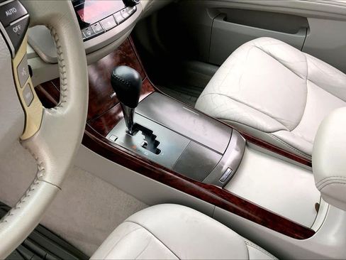 Used 2012 Toyota Avalon image 15