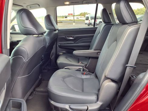 Used 2024 Toyota Grand Highlander AWD image 24