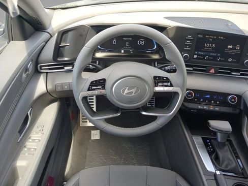 New 2025 Hyundai Elantra Sport image 13