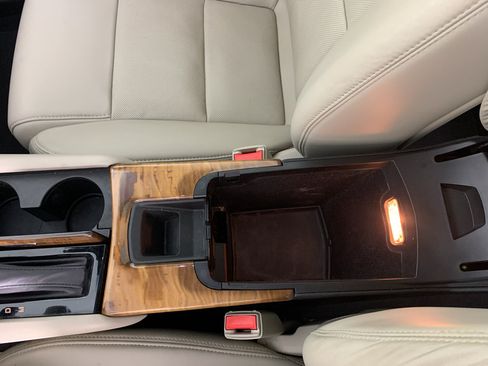 Used 2018 Cadillac XTS Luxury FWD image 26