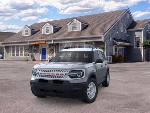 Used 2025 Ford Bronco Sport Heritage AWD/4WD image 2