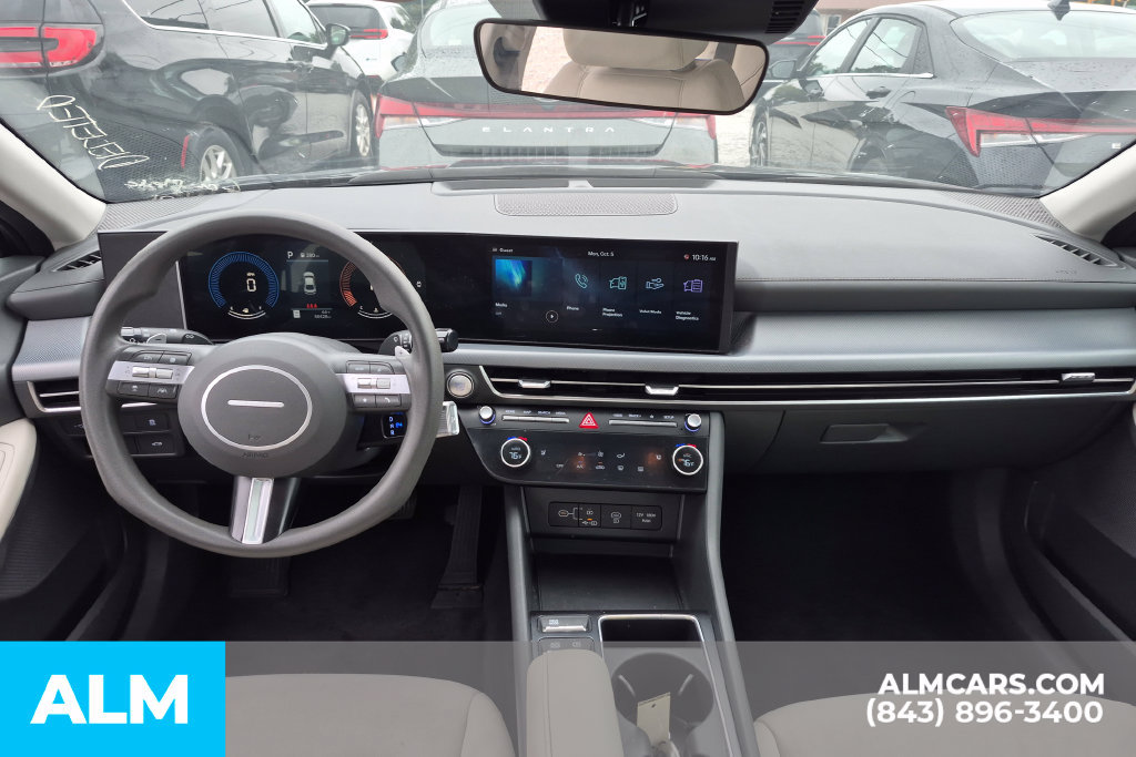 Used 2025 Hyundai Sonata SEL FWD image 10