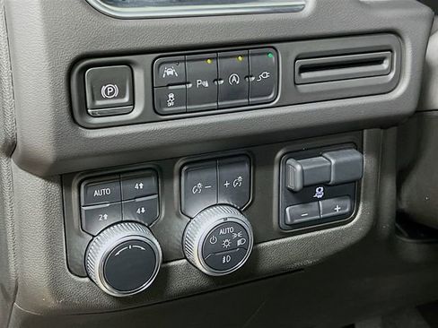 Used 2021 GMC Yukon SLT w/ SLT Luxury Plus Package image 10