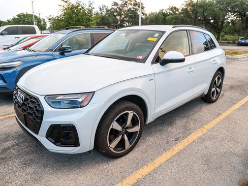 Used 2023 Audi Q5 2.0T Premium Plus w/ Premium Plus Package AWD/4WD image 3