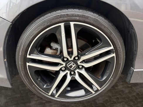 Used 2017 Honda Accord Sport image 32