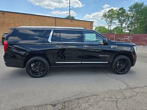 New 2026 GMC Yukon XL Denali AWD/4WD image 8