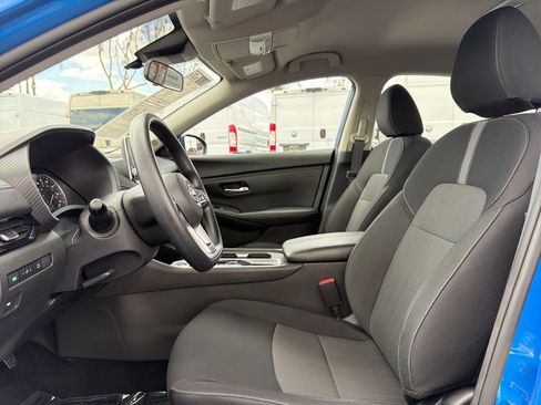 Used 2025 Nissan Sentra SV FWD image 9