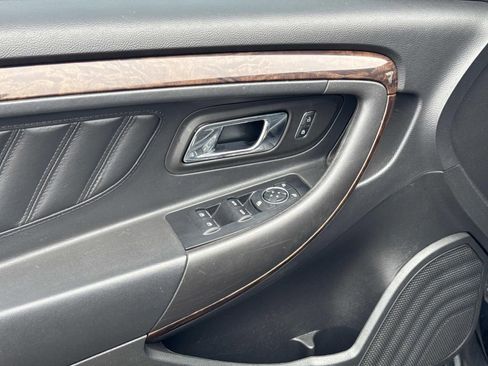 Used 2018 Ford Taurus Limited image 26