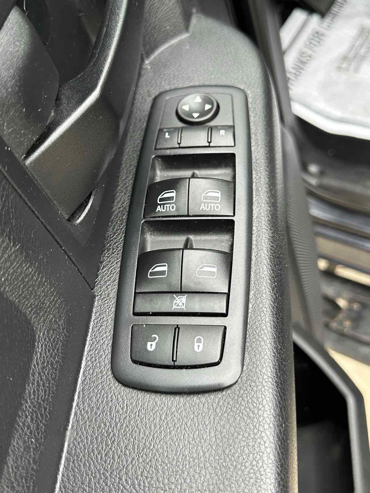 Used 2017 RAM 1500 Express AWD/4WD image 22