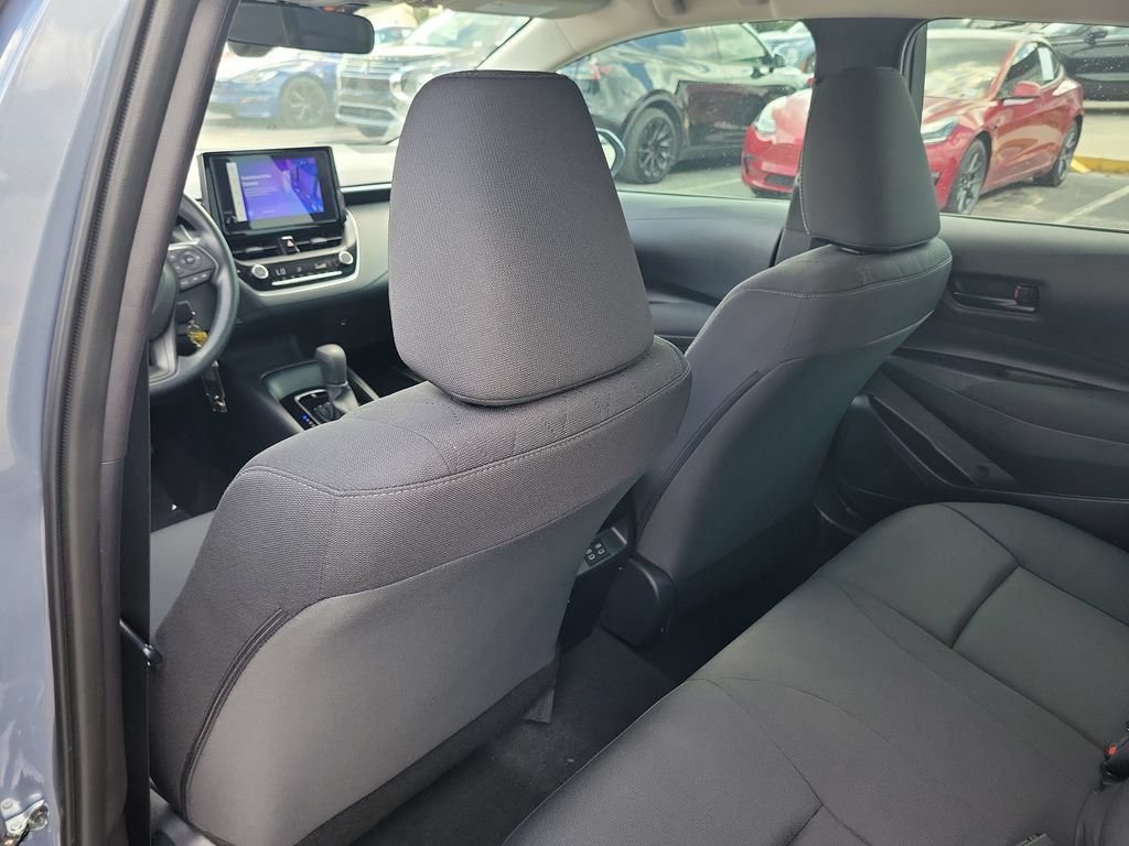 Used 2025 Toyota Corolla LE FWD image 7