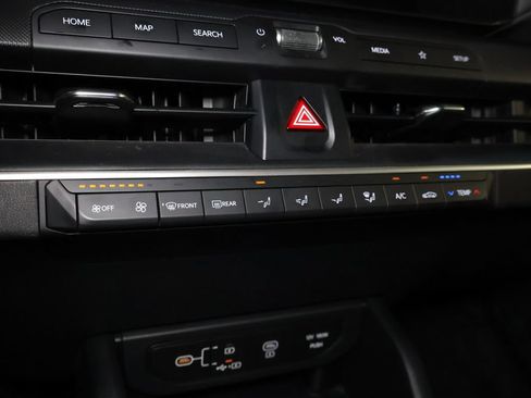 Used 2025 Kia K4 FWD image 28
