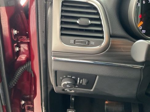 Used 2022 Jeep Grand Cherokee Limited w/ Tech Group image 9