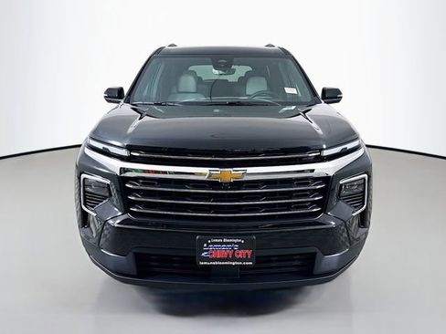 New 2026 Chevrolet Traverse LT w/ Driver Confidence Package AWD/4WD image 2