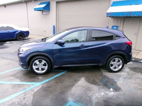 Used 2016 Honda HR-V EX image 3