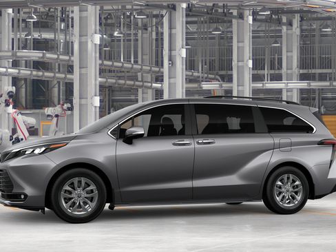 New 2026 Toyota Sienna XLE AWD/4WD image 5