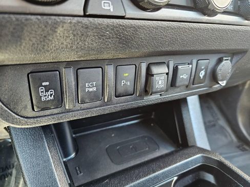 Certified 2021 Toyota Tacoma TRD Sport w/ TRD Premium Sport Package AWD/4WD image 32
