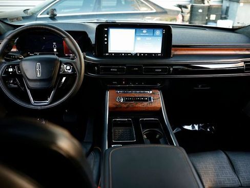 Used 2025 Lincoln Aviator Black Label w/ Jet Appearance Package image 28