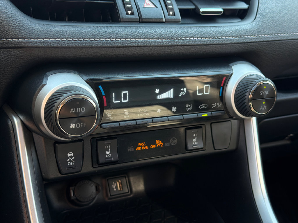 Used 2023 Toyota RAV4 XLE Premium AWD/4WD image 29