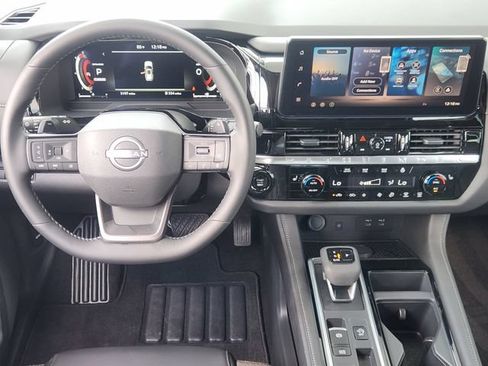 Used 2026 Nissan Pathfinder SL w/ SL Premium Package FWD image 21