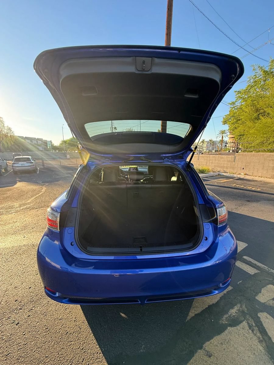 Used 2013 Lexus CT 200h w/ F Sport Pkg w/Nuluxe Trim FWD image 22