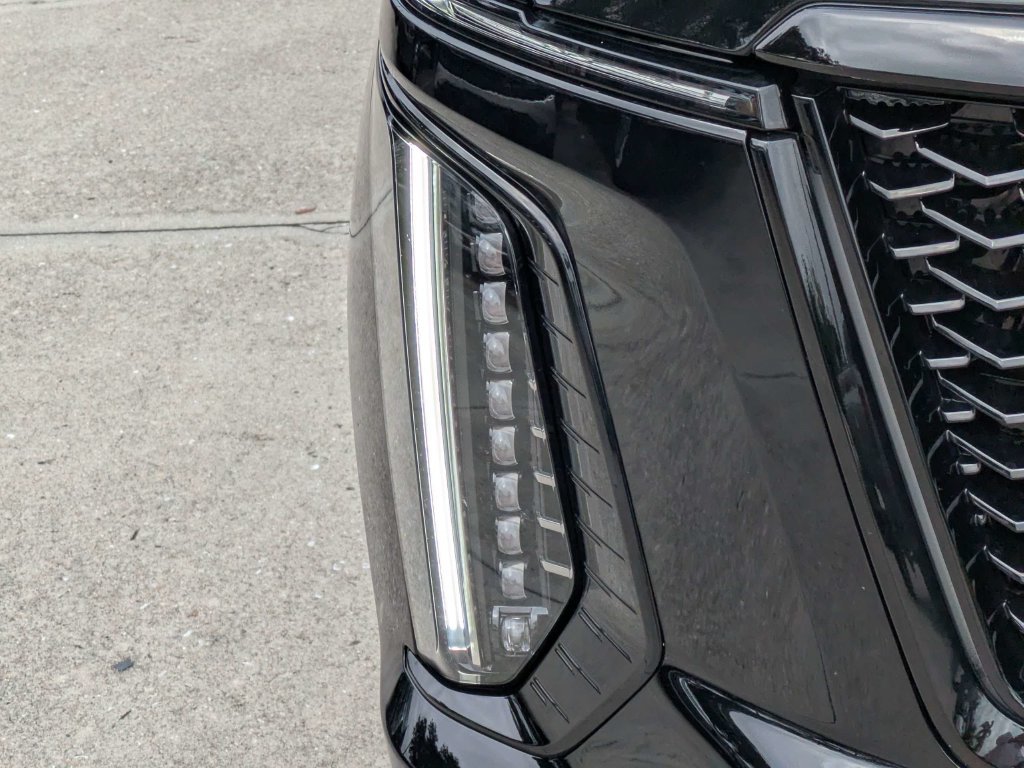 Used 2025 Cadillac Escalade V AWD/4WD image 9