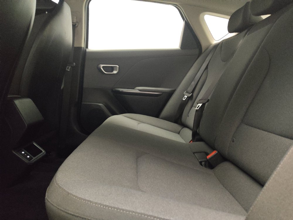 Used 2025 Kia K4 FWD image 18