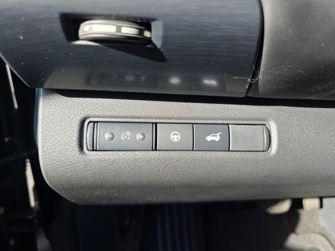 Used 2024 Nissan Pathfinder SL w/ SL Premium Package image 24