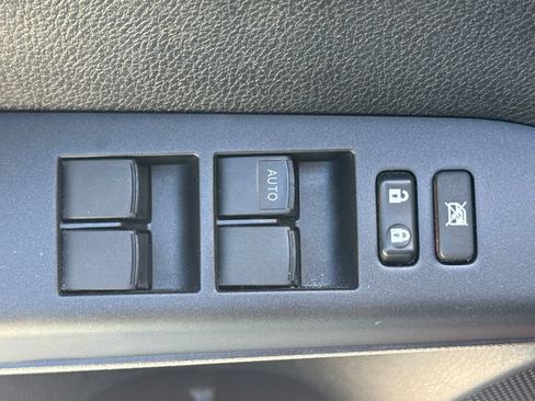 Used 2017 Toyota RAV4 LE FWD image 14