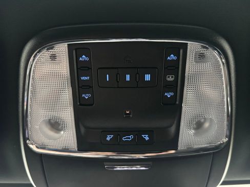 Used 2019 Jeep Grand Cherokee High Altitude image 25