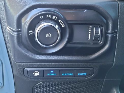 Certified 2025 Jeep Wrangler Unlimited Sahara AWD/4WD image 15