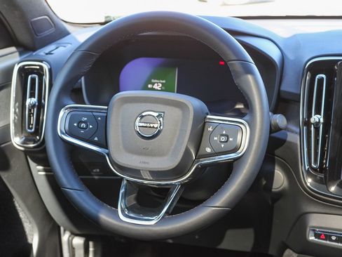 Used 2023 Volvo C40 P8 Recharge Plus image 14