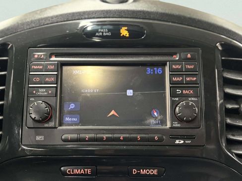 Used 2013 Nissan Juke SL image 24