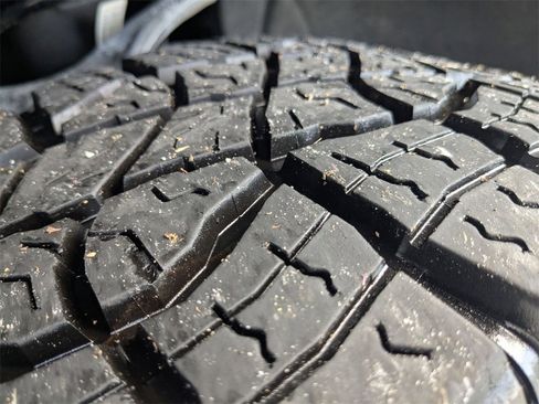 Used 2024 Chevrolet Silverado 1500 LT Trail Boss image 12