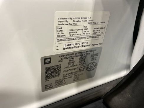 Used 2023 GMC Acadia SLE w/ LPO, Floor Liner Package AWD/4WD image 24