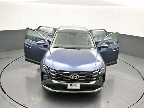 Certified 2025 Hyundai Tucson SE image 45