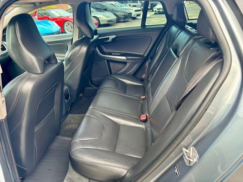 Used 2018 Volvo V60 T5 Cross Country w/ Convenience Package image 14