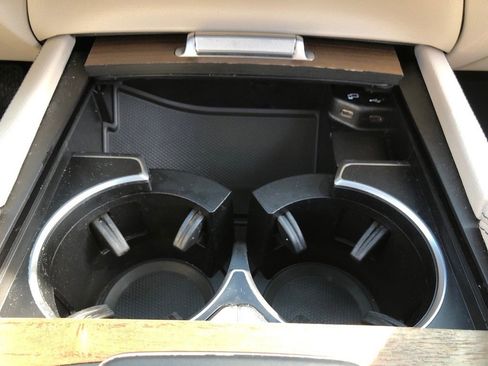 Used 2022 Mercedes-Benz GLE 350 4MATIC w/ Premium Package image 31