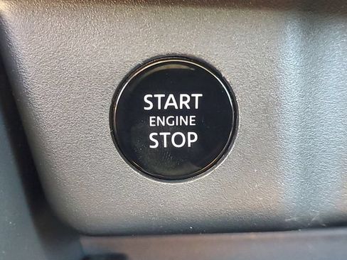 Used 2025 Nissan Rogue SV FWD image 33