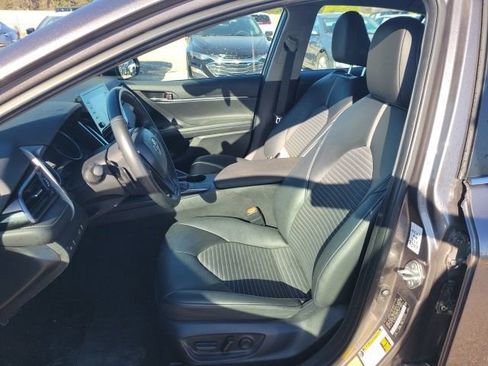 Used 2024 Toyota Camry SE FWD image 15