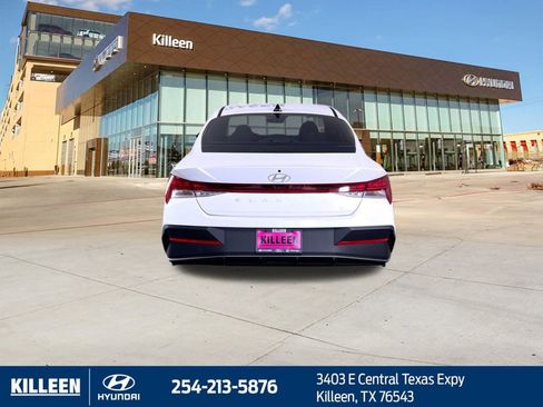 New 2025 Hyundai Elantra Blue image 7